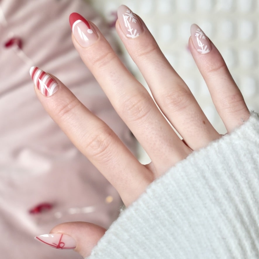 press-on nails false artificial glasies almond medium long christmas red white tree snowflake gift santa